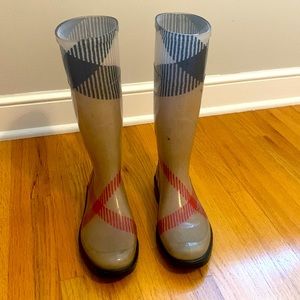Burberry rain boots size 36